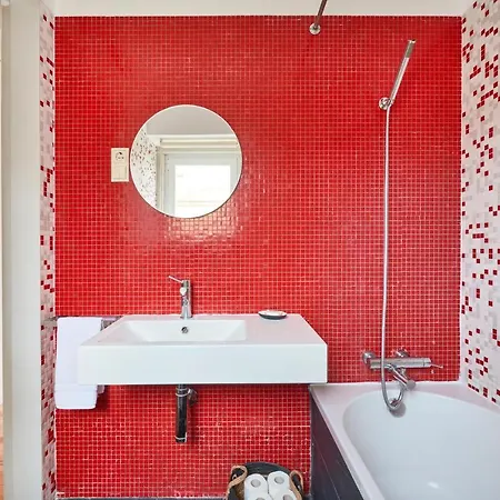 דירה Sunny Renovated With Ac, By Timecooler