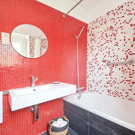 Sunny Renovated With Ac, By Timecooler * Lisboa