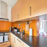 Apartment Sunny Renovated With Ac, By Timecooler Lisbon