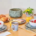 Sunny Renovated With Ac, By Timecooler Apartment *