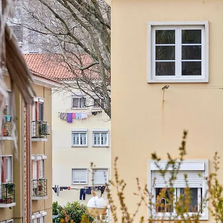 Sunny Renovated With Ac, By Timecooler Apartman *