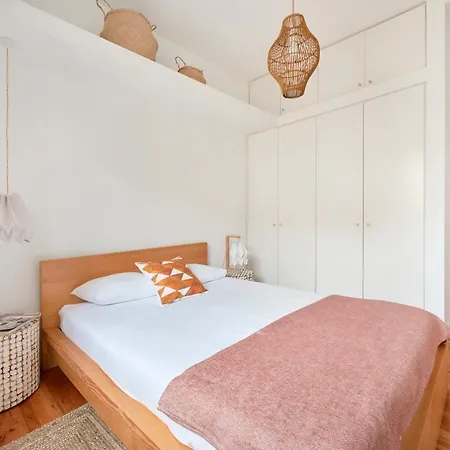 Sunny Renovated With Ac, By Timecooler Apartman